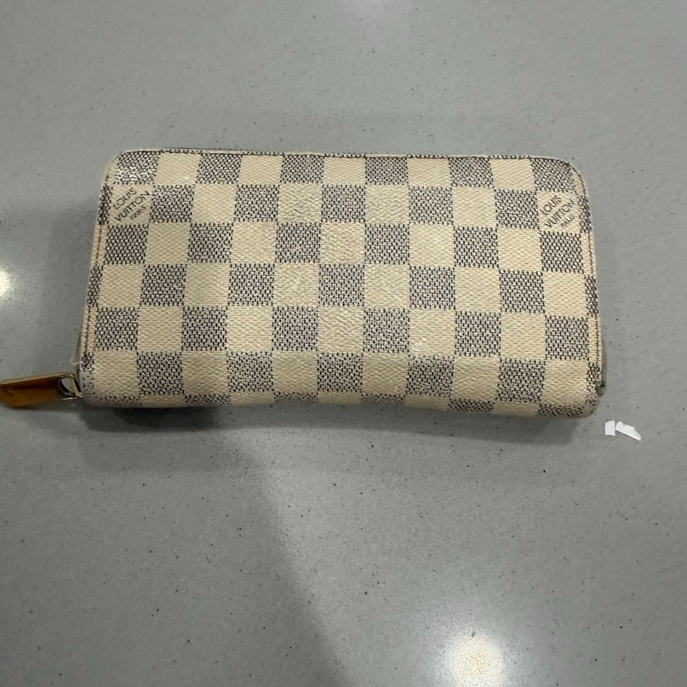 Louis Vuitton Damier Azur Wallet in Cream and Gray